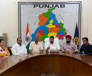 ਪੰਜਾਬ ਖਾਦੀ ਅਤੇ ਗਰਾਮ ਉਦਯੋਗ ਬੋਰਡ ਦੀ ਵਿੱਤੀ ਸਾਲ 2025-26 ਦੀਆਂ ਪ੍ਰਾਪਤੀਆ ਅਤੇ ਯੋਜਨਾਵਾਂ ਦੀ ਪ੍ਰਗਤੀ ਦੀ ਸਮੀਖਿਆ