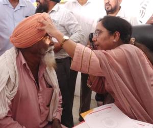 ਕੈਬਨਿਟ ਮੰਤਰੀ ਡਾ. ਬਲਜੀਤ ਕੌਰ ਵੱਲੋਂ ਫਰੀਦਕੋਟ ਵਿੱਚ ਮੁਫ਼ਤ ਅੱਖਾਂ ਦੇ ਚੈਕਅੱਪ ਕੈਂਪ ਦਾ ਆਯੋਜਨ