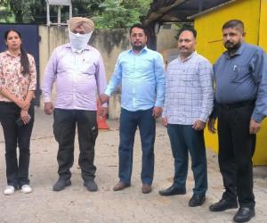 10000 ਰੁਪਏ ਰਿਸ਼ਵਤ ਲੈਂਦਾ ਨਾਇਬ ਕੋਰਟ ਵਿਜੀਲੈਂਸ ਬਿਊਰੋ ਵੱਲੋਂ ਰੰਗੇ ਹੱਥੀਂ ਕਾਬੂ