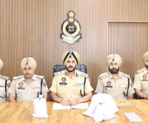 ਸਰਹੱਦ ਪਾਰੋਂ ਨਸ਼ਾ ਤਸਕਰੀ ਮਾਡਿਊਲ ਨਾਲ ਜੁੜੇ ਦੋ ਵਿਅਕਤੀ 4.13 ਕਿਲੋ ਹੈਰੋਇਨ ਸਮੇਤ ਅੰਮ੍ਰਿਤਸਰ ਤੋਂ ਕਾਬੂ