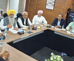 ਪੰਜਾਬ ਦੇ ਆੜ੍ਹਤੀਆਂ ਨੇ ਵਾਪਸ ਲਈ ਹੜਤਾਲ, ਕਣਕ ਦੀ ਖ਼ਰੀਦ ਮੁੜ ਸ਼ੁਰੂ