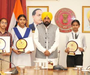 ਪੰਜਾਬ ਦੀਆਂ ਧੀਆਂ ਨੇ 'ਸਿੱਖਿਆ ਕ੍ਰਾਂਤੀ' ਵਿੱਚ ਮੋਹਰੀ ਭੂਮਿਕਾ ਨਿਭਾਈ, ਪੰਜਾਬ ਸਕੂਲ ਸਿੱਖਿਆ ਬੋਰਡ ਦੇ ਅੱਠਵੀਂ ਜਮਾਤ ਦੇ ਨਤੀਜਿਆਂ ਵਿੱਚ ਪਹਿਲੇ 20 ਵਿੱਚੋਂ 19 ਸਥਾਨ ਪ੍ਰਾਪਤ ਕੀਤੇ: ਮੁੱਖ ਮੰਤਰੀ ਭਗਵੰਤ ਸਿੰਘ ਮਾਨ