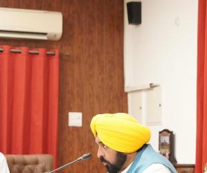 ਮੁੱਖ ਮੰਤਰੀ ਭਗਵੰਤ ਸਿੰਘ ਮਾਨ ਦੀ ਅਗਵਾਈ ਵਿੱਚ ਵਜ਼ਾਰਤ ਵੱਲੋਂ ਦਰਿਆਵਾਂ, ਚੋਆਂ ਅਤੇ ਸੇਮ ਨਾਲਿਆਂ ’ਚੋਂ ਗਾਰ ਕੱਢਣ ਲਈ ਹਰੀ ਝੰਡੀ