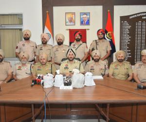 ਸਰਹੱਦ ਪਾਰੋਂ ਨਸ਼ੀਲੇ ਪਦਾਰਥਾਂ ਦੀ ਤਸਕਰੀ ਵਾਲੇ ਕਾਰਟੇਲਾਂ ਨਾਲ ਸਬੰਧਤ ਪੰਜ ਵਿਅਕਤੀ 7 ਕਿਲੋ ਹੈਰੋਇਨ ਸਮੇਤ ਅੰਮ੍ਰਿਤਸਰ ਤੋਂ ਗ੍ਰਿਫ਼ਤਾਰ