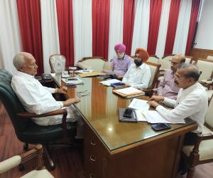 ਬਰਿੰਦਰ ਕੁਮਾਰ ਗੋਇਲ ਵੱਲੋਂ ਗ਼ੈਰ-ਕਾਨੂੰਨੀ ਮਾਈਨਿੰਗ ਵਿਰੁੱਧ ਸਖ਼ਤ ਕਦਮ, ਫ਼ਲਾਇੰਗ ਸਕੁਐਡ ਅਤੇ ਤਕਨੀਕ ਆਧਾਰਤ ਨਿਗਰਾਨੀ ਦੇ ਹੁਕਮ