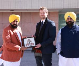 ਫਿਨਲੈਂਡ ਦੀ ਯੂਨੀਵਰਸਿਟੀ ਆਫ਼ ਟੁਰਕੂ ਨਾਲ ਪੰਜਾਬ ਦੀ ਭਾਈਵਾਲੀ ਵਿਸ਼ਵਵਿਆਪੀ ਅਧਿਆਪਨ ਜੁਗਤਾਂ ਨੂੰ ਪੰਜਾਬ ਦੇ ਕਲਾਸਰੂਮਾਂ ਤੱਕ ਪਹੁੰਚਾਉਣ ਵਿੱਚ ਮਦਦਗਾਰ: ਮੁੱਖ ਮੰਤਰੀ ਭਗਵੰਤ ਸਿੰਘ ਮਾਨ