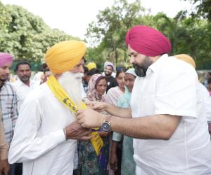 ਬੇਅਦਬੀ ਵਿਰੋਧੀ ਸਖ਼ਤ ਕਾਨੂੰਨ ਤੋਂ ਪ੍ਰਭਾਵਿਤ ਹੋ ਕੇ ਅਕਾਲੀ ਦਲ ਅਤੇ ਕਾਂਗਰਸ ਦੇ ਸੈਂਕੜੇ ਆਗੂ ਤੇ ਵਰਕਰ 'ਆਪ' ਵਿੱਚ ਸ਼ਾਮਲ