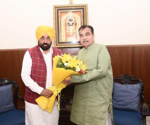 ਮੁੱਖ ਮੰਤਰੀ ਭਗਵੰਤ ਸਿੰਘ ਮਾਨ ਦੇ ਯਤਨਾਂ ਨੂੰ ਪਿਆ ਬੂਰ, ਪੰਜਾਬ ਵਿੱਚ ਲੰਬੇ ਸਮੇਂ ਤੋਂ ਲਟਕ ਰਹੇ ਓਵਰਬ੍ਰਿਜਾਂ ਅਤੇ ਰਾਜਮਾਰਗਾਂ ਦੇ ਕਾਰਜਾਂ ਨੂੰ ਮੁਕੰਮਲ ਕਰਨ ਦਾ ਰਾਹ ਪੱਧਰਾ ਹੋਇਆ