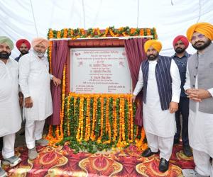 ਭਗਵੰਤ ਮਾਨ ਸਰਕਾਰ ਵੱਲੋਂ ਪਿੰਡ ਸਤੌਜ ਤੋਂ ਬਿਜਲੀ ਦੀਆਂ ਤਾਰਾਂ ਅੰਡਰਗਰਾਊਂਡ ਕਰਨ ਦੇ ਪ੍ਰਾਜੈਕਟ ਦੀ ਸ਼ੁਰੂਆਤ, ਪਿੰਡਾਂ ਨੂੰ ਖੰਭਿਆਂ ਤੋਂ ਮੁਕਤ ਕਰਨ ਨਾਲ ਪੰਜਾਬ ਦੇ ਕਿਸਾਨਾਂ ਨੂੰ ਵੱਡੀ ਰਾਹਤ ਮਿਲੇਗੀ